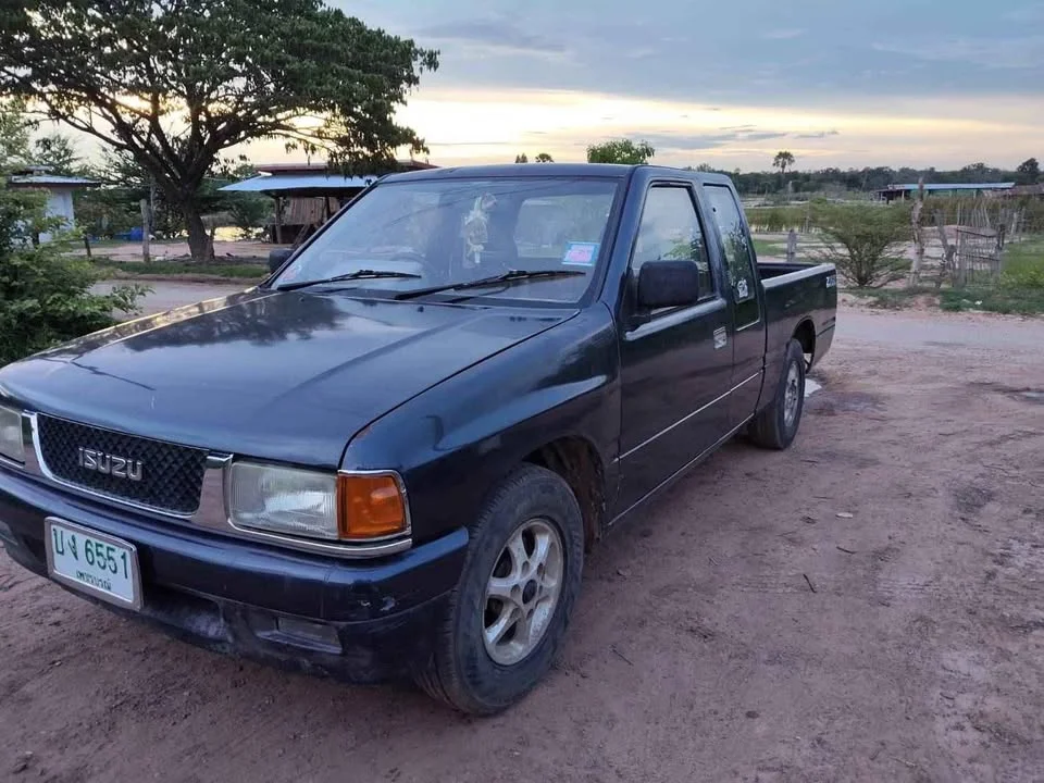 1990 Isuzu TFR III 3
