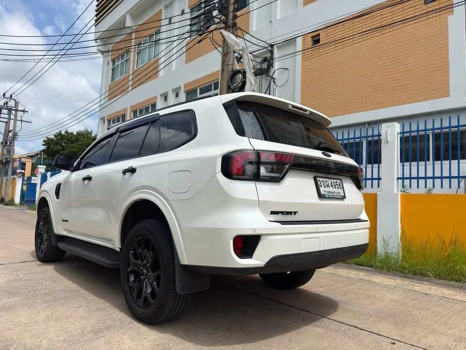 2022 Ford Everest III 2