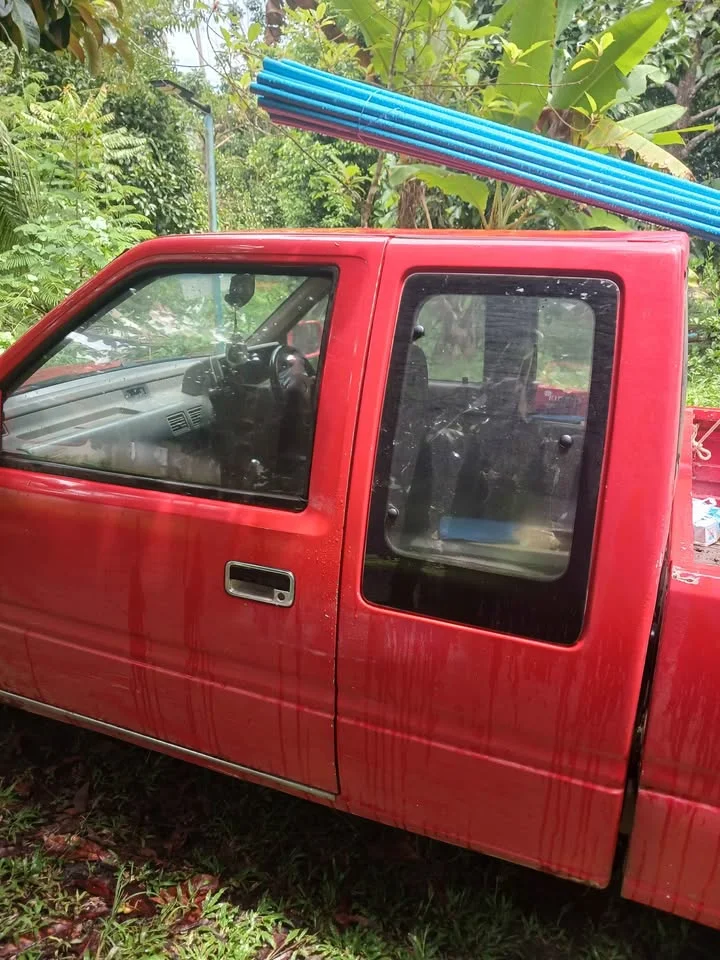 1996 Isuzu TFR III 3