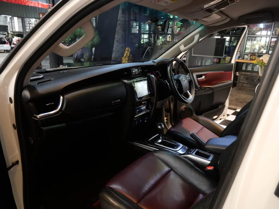 2017 Toyota Fortuner II 2