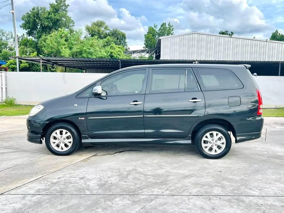 2004 Toyota Innova I 2