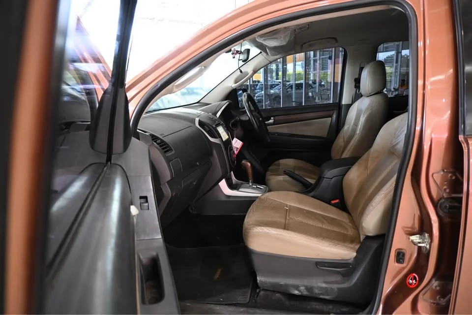 2013 Isuzu MU-X I 3