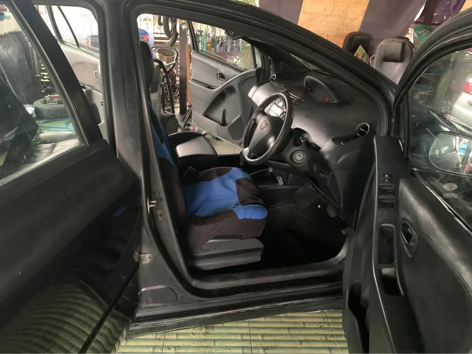 2006 Toyota Yaris II 2