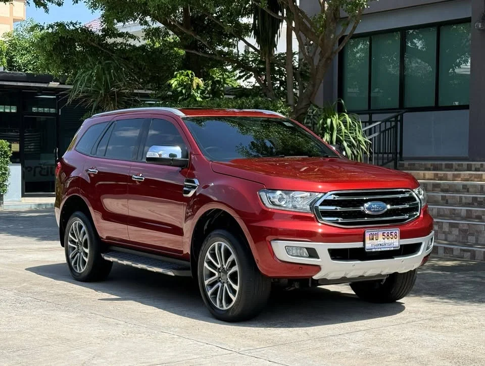 2019 Ford Everest II 2