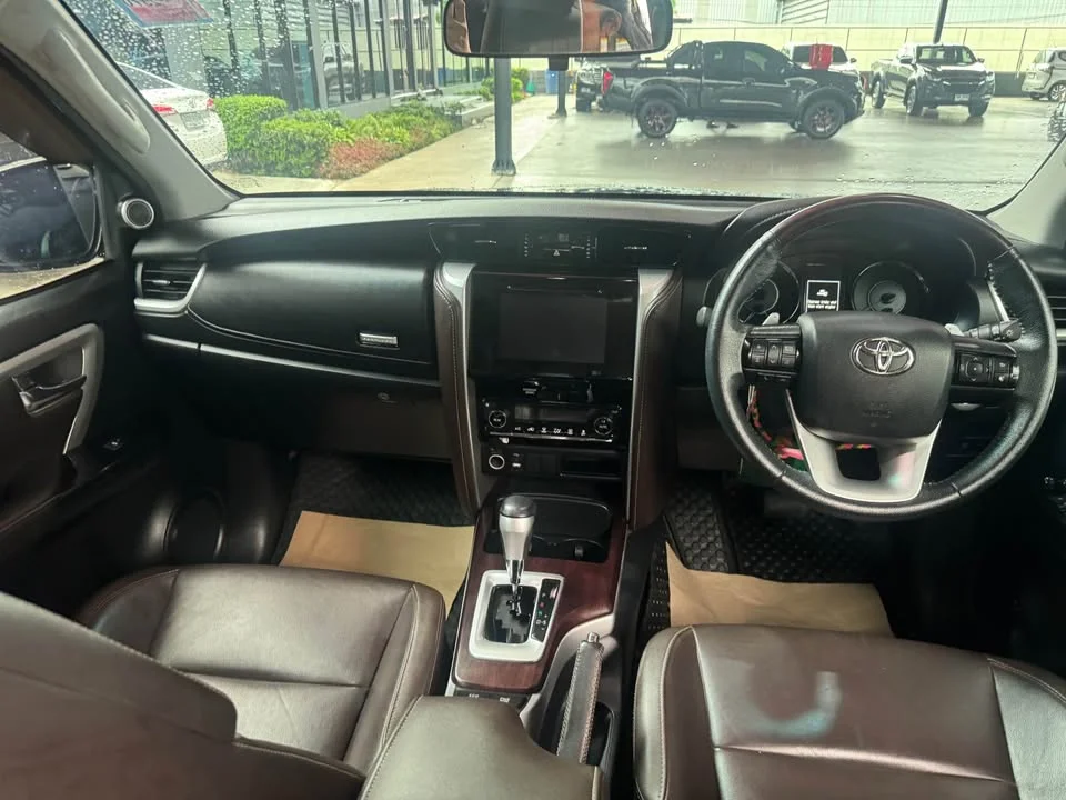 2019 Toyota Fortuner II 2