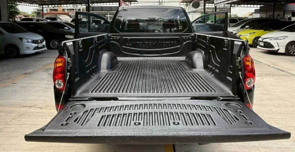 2014 Mitsubishi Triton IV 2