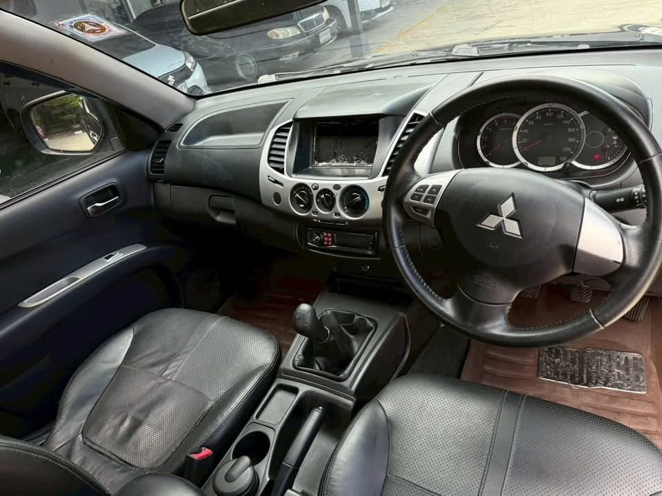 2014 Mitsubishi Triton IV 3