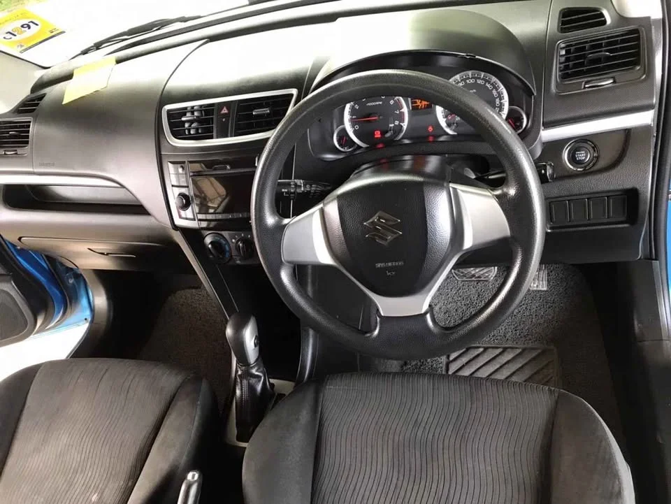 2015 Suzuki Swift II 3