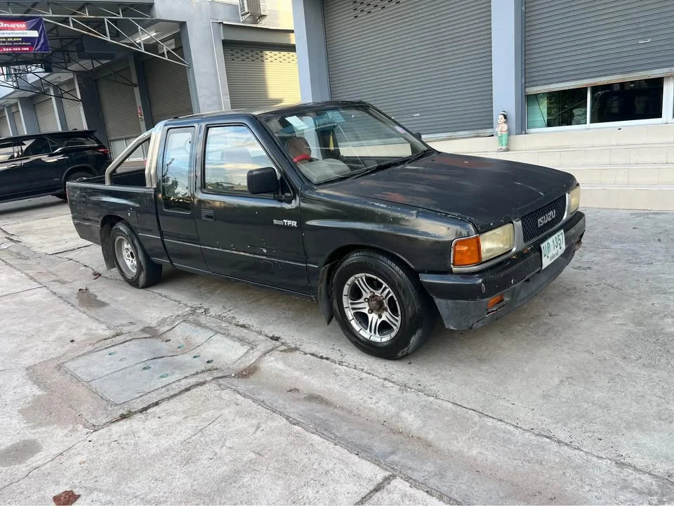 1993 Isuzu TFR III 2