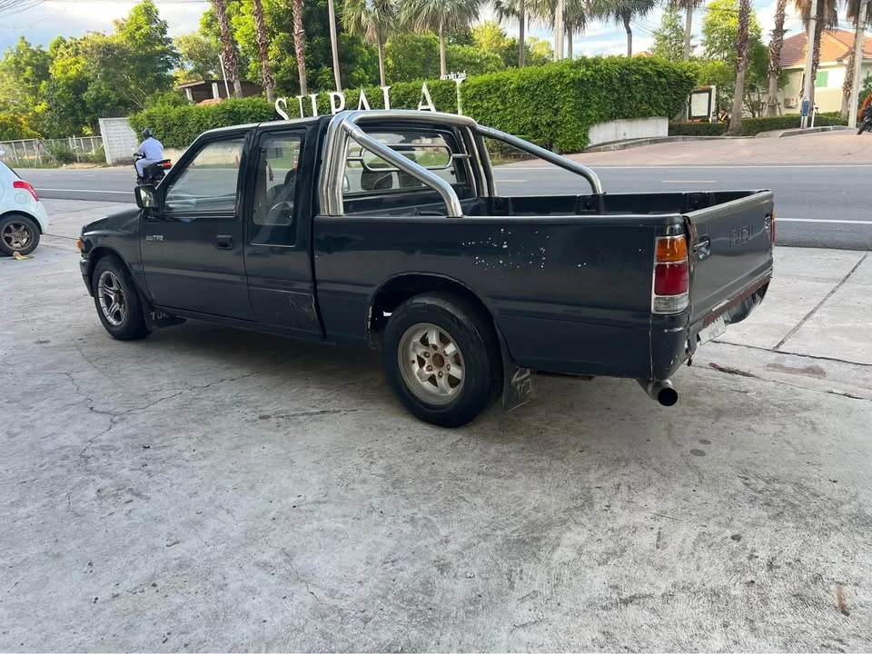 1993 Isuzu TFR III 3
