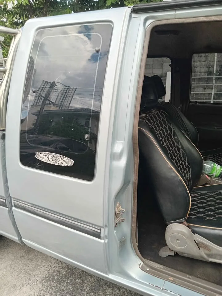 1996 Isuzu TFR III 2
