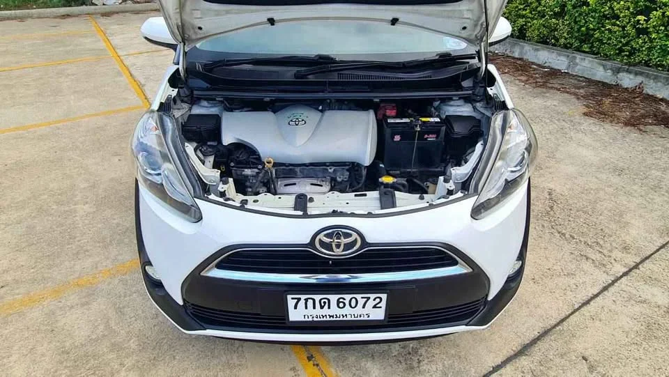 2017 Toyota Sienta II 3