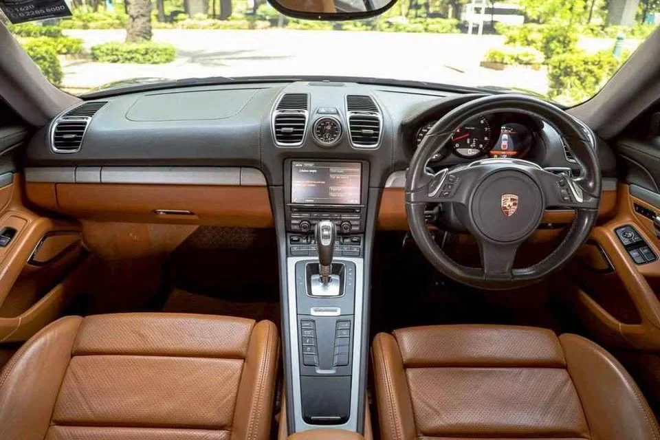 2013 Porsche Boxster and Cayman III 3