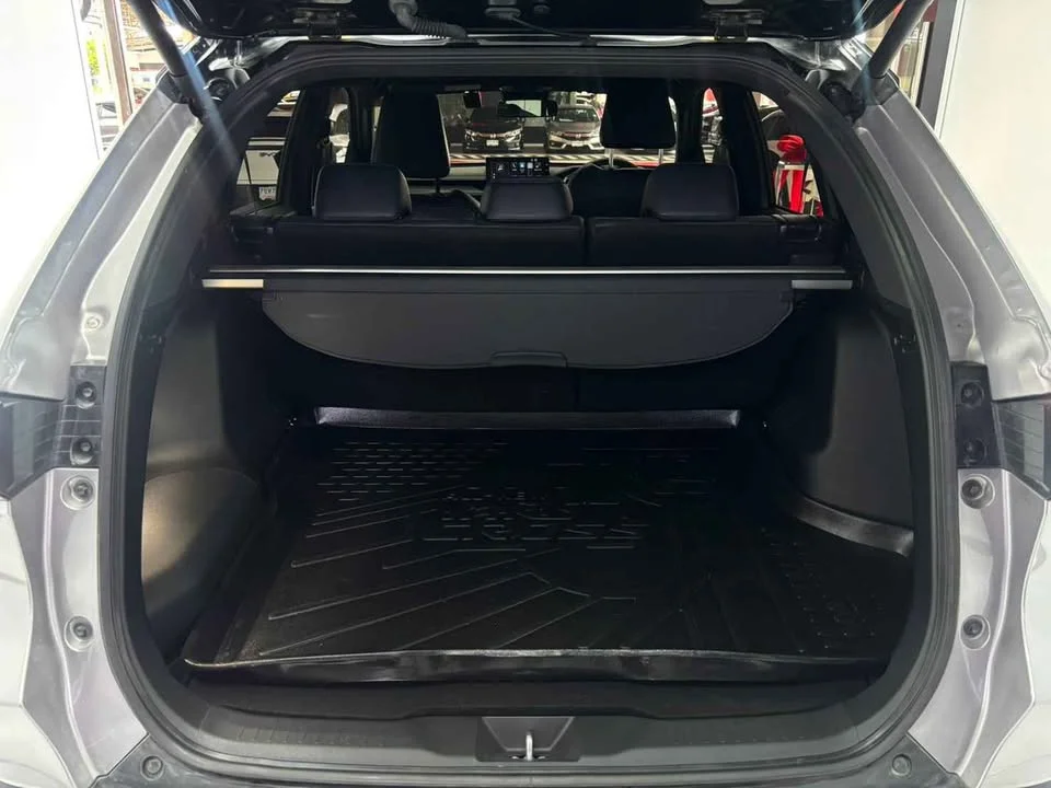 2025 Toyota Yaris Cross AC200 3