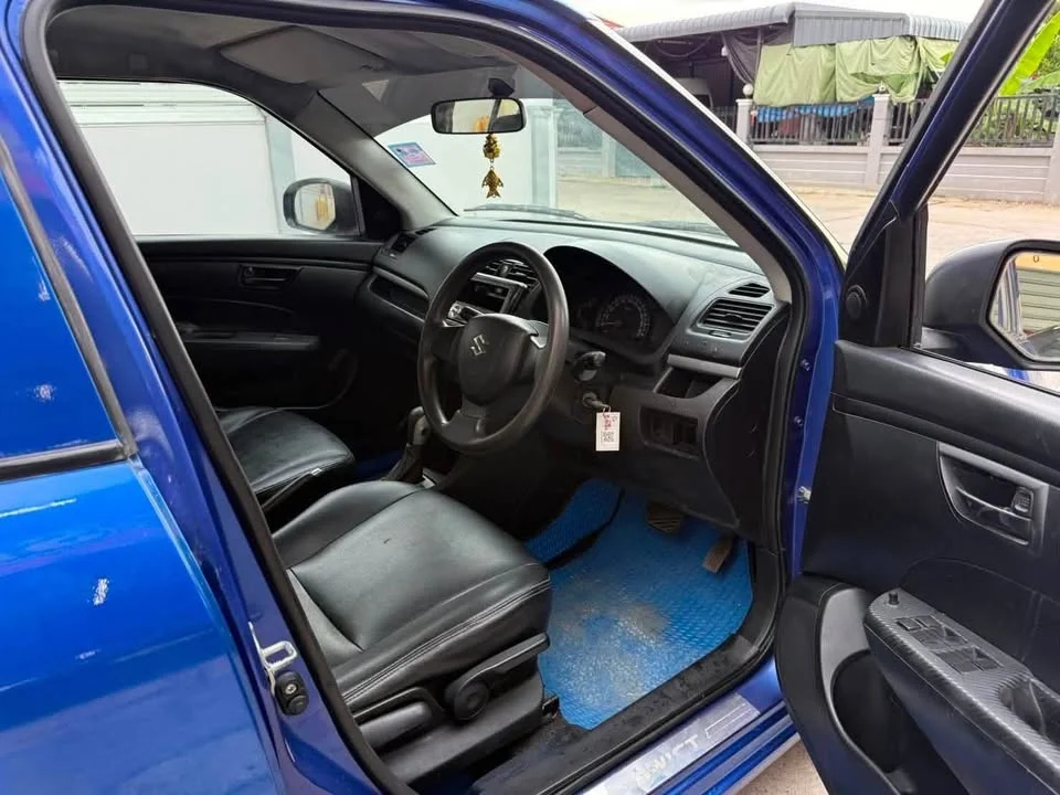 2013 Suzuki Swift II 3