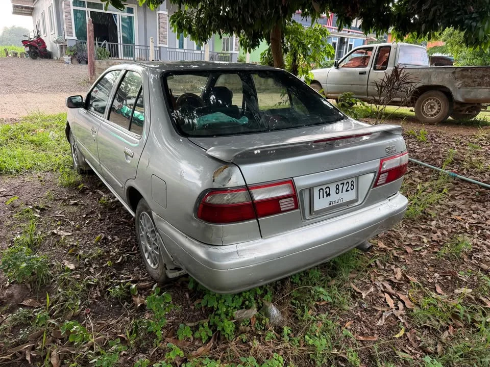 1989 Nissan Sunny IV 3
