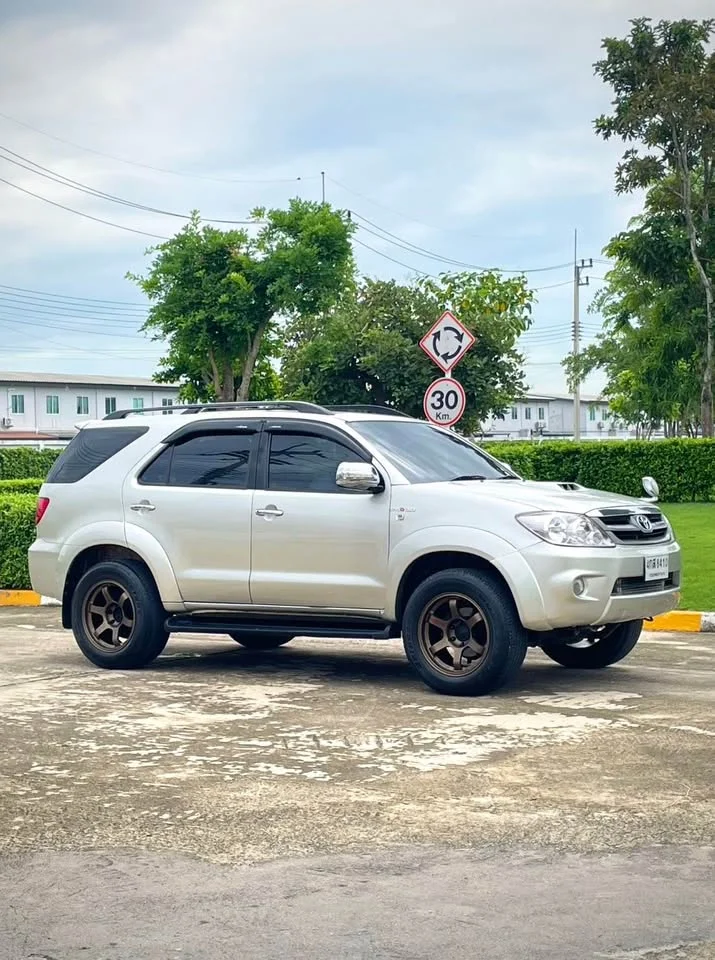 2007 Toyota Fortuner I 3