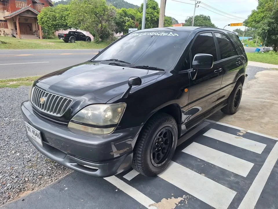 1999 Toyota Harrier I 3