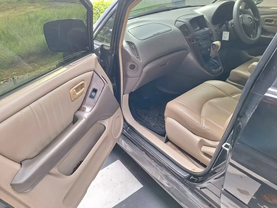 1999 Toyota Harrier I 2