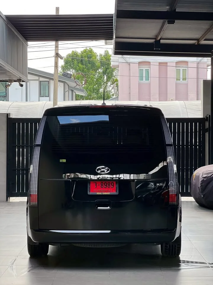 2022 Hyundai Staria US4 3