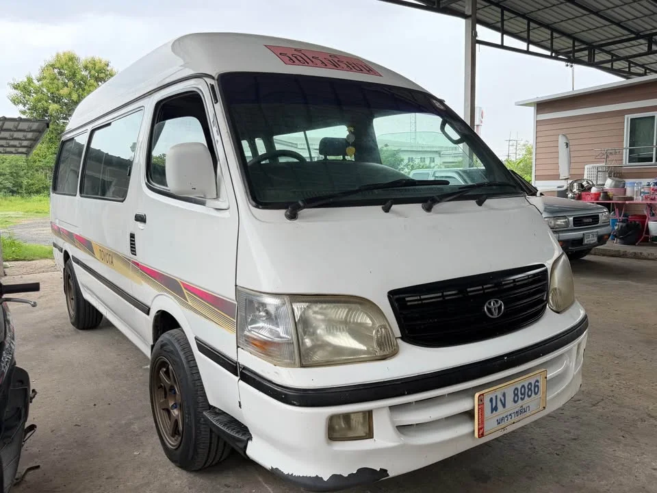 2004 Toyota Commuter IV (H100) 2
