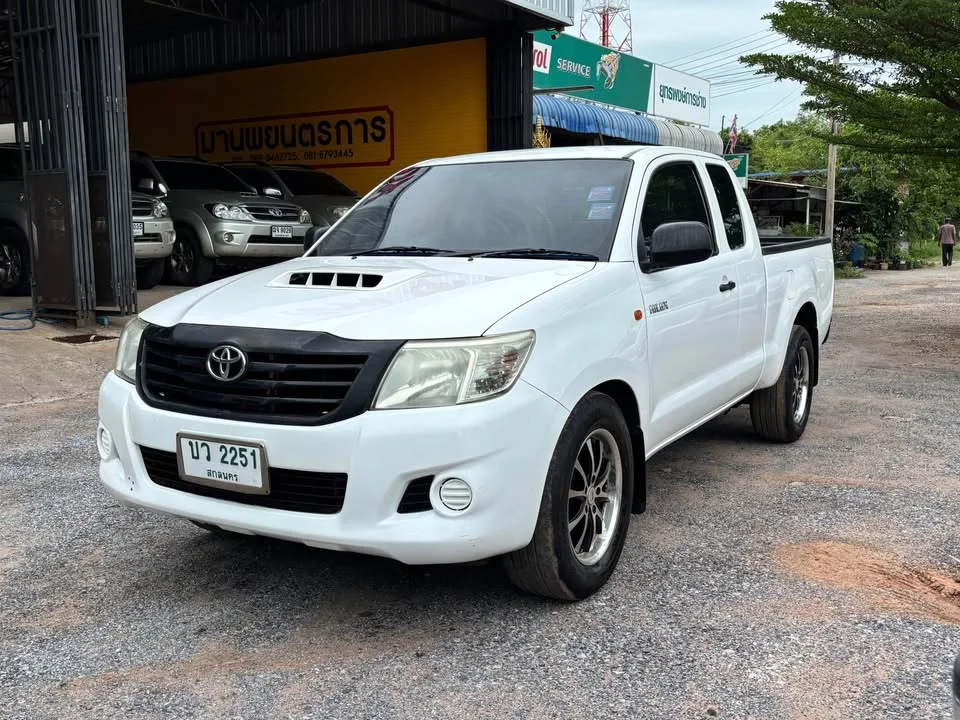 2013 Toyota Hilux VII 2