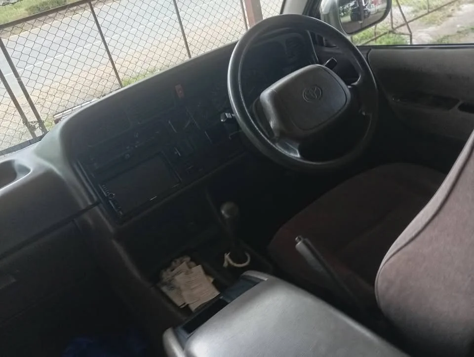 2004 Toyota Commuter IV (H100) 3