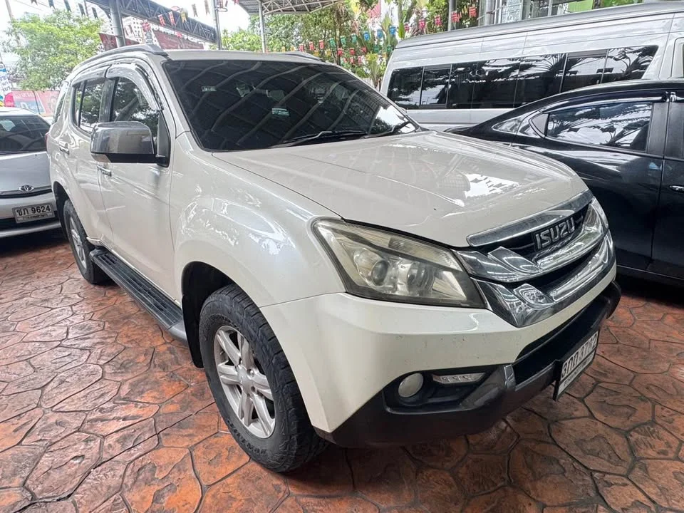 2014 Isuzu MU-X I 2