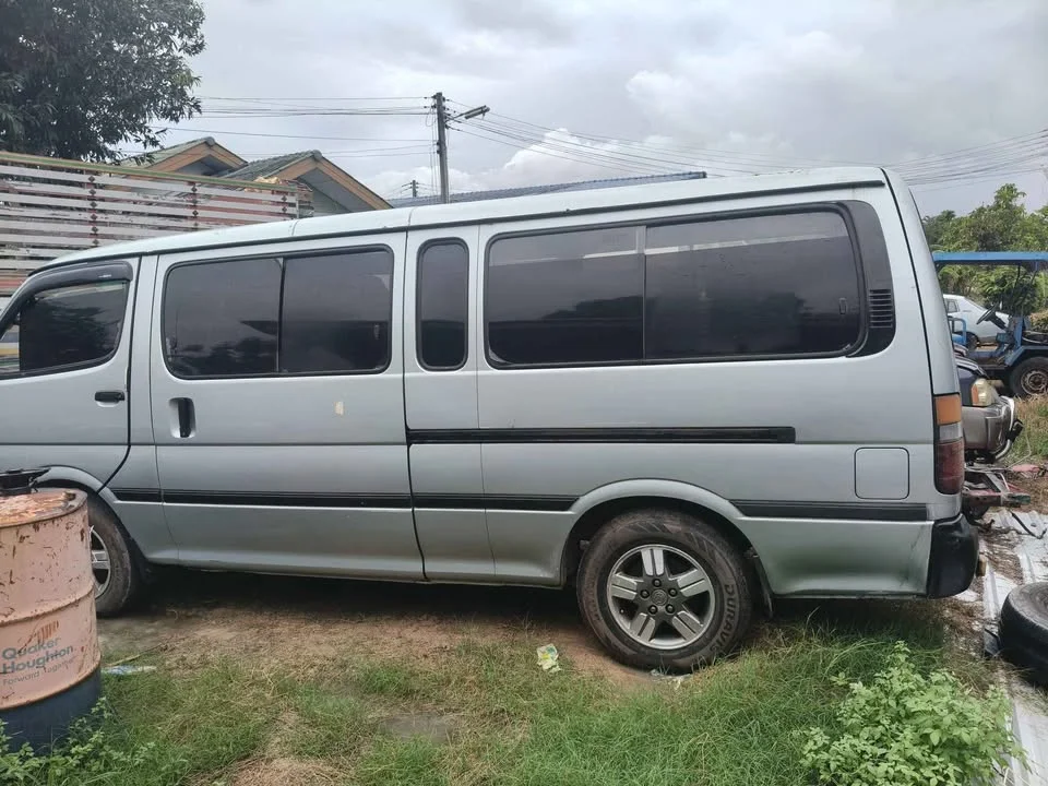 2015 Toyota Commuter IV (H100) 2