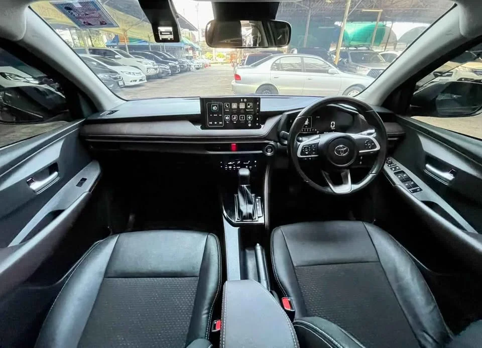 2023 Toyota Yaris ATIV IV 3
