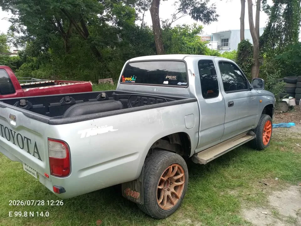 2000 Toyota Hilux Tiger VI 3
