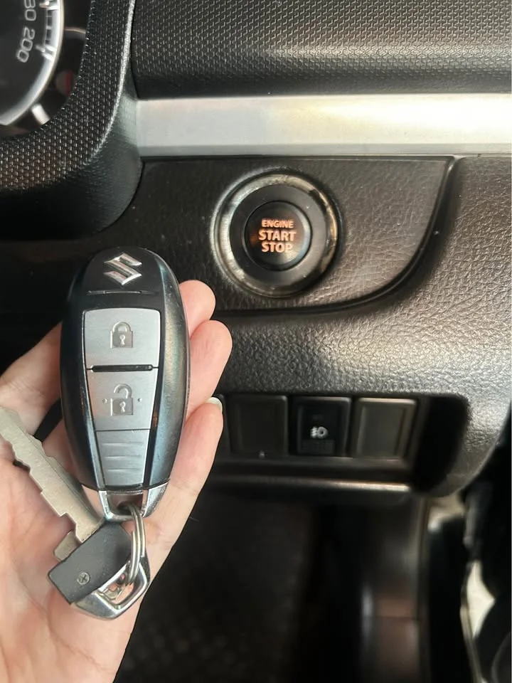 2012 Suzuki Swift II 2