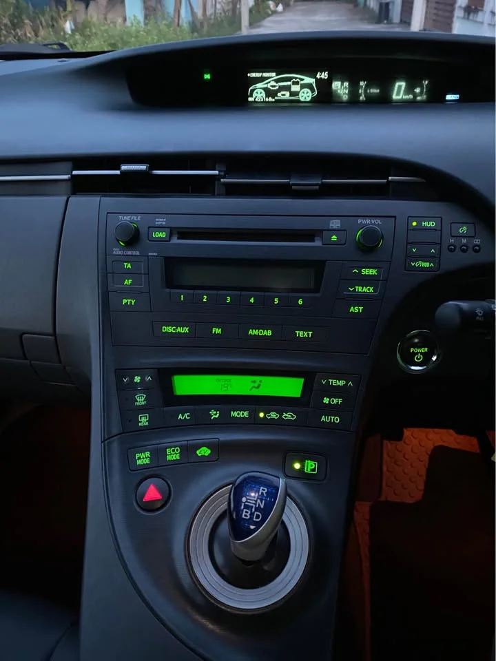 2012 Toyota Prius III 3