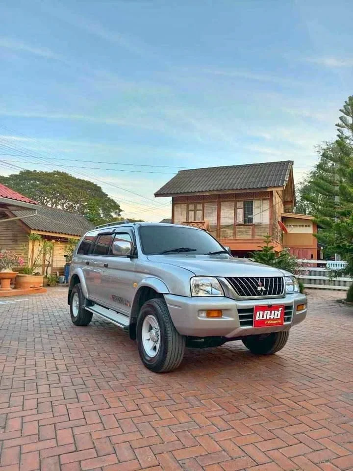 2002 Mitsubishi Strada G-Wagon 3