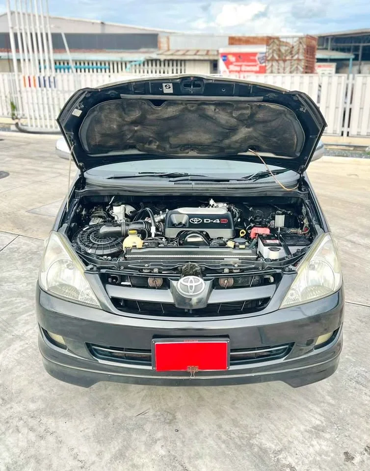 2004 Toyota Innova I 2