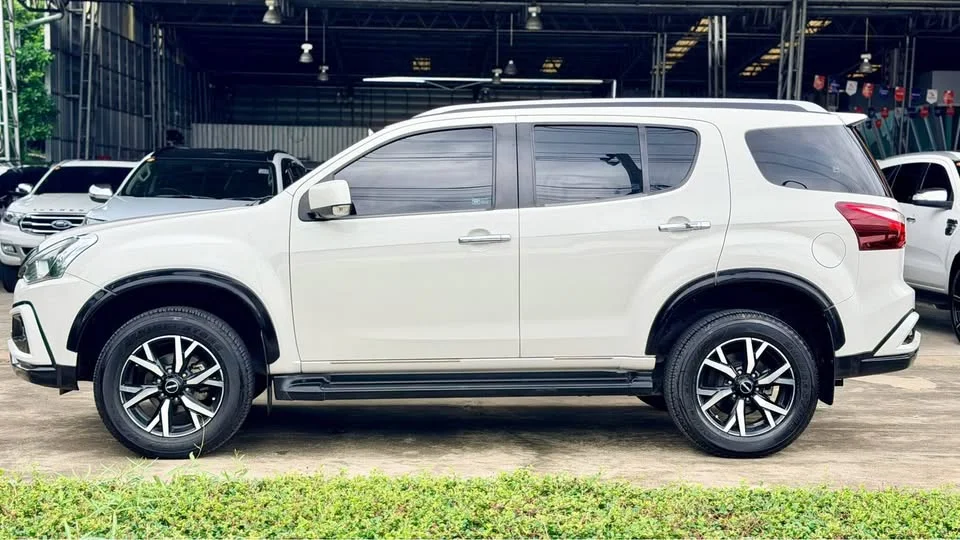 2020 Isuzu MU-X I 2