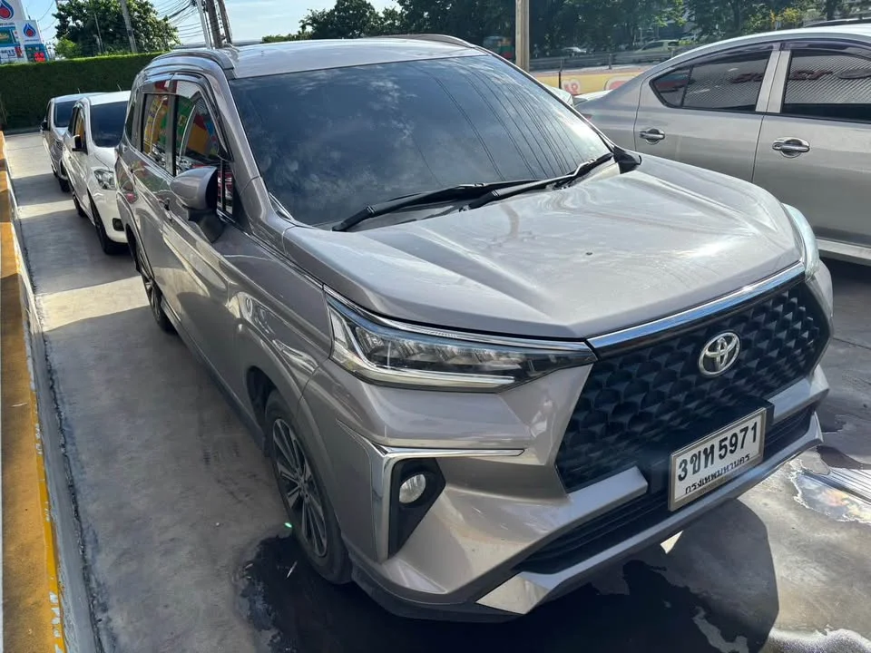 2022 Toyota Veloz III 2