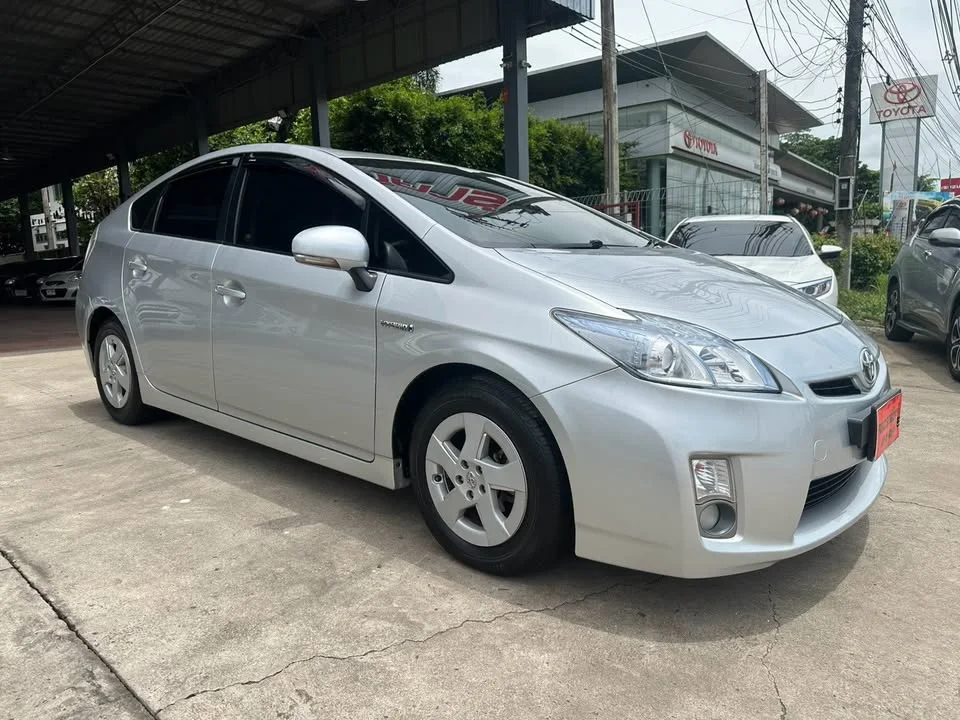 2011 Toyota Prius III 3