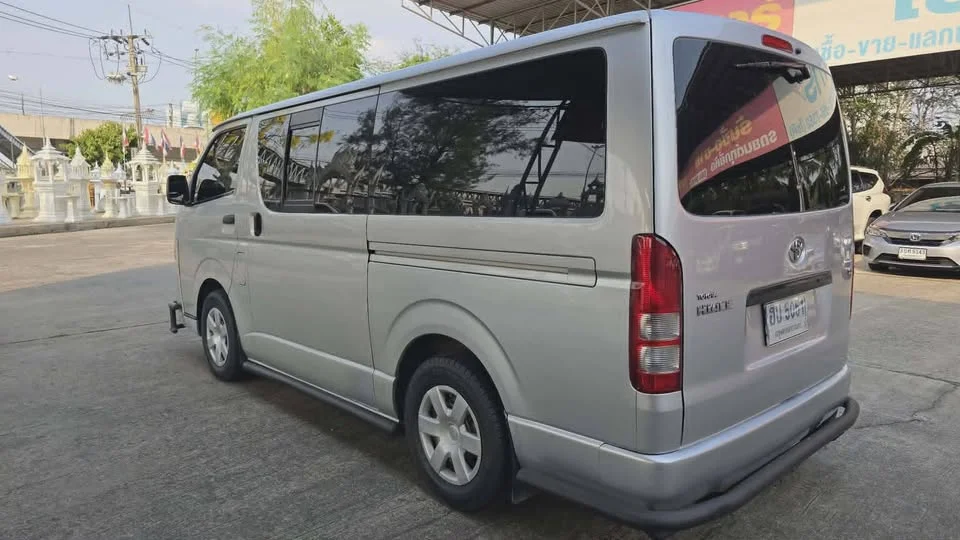 2011 Toyota HiAce V (H200) 2