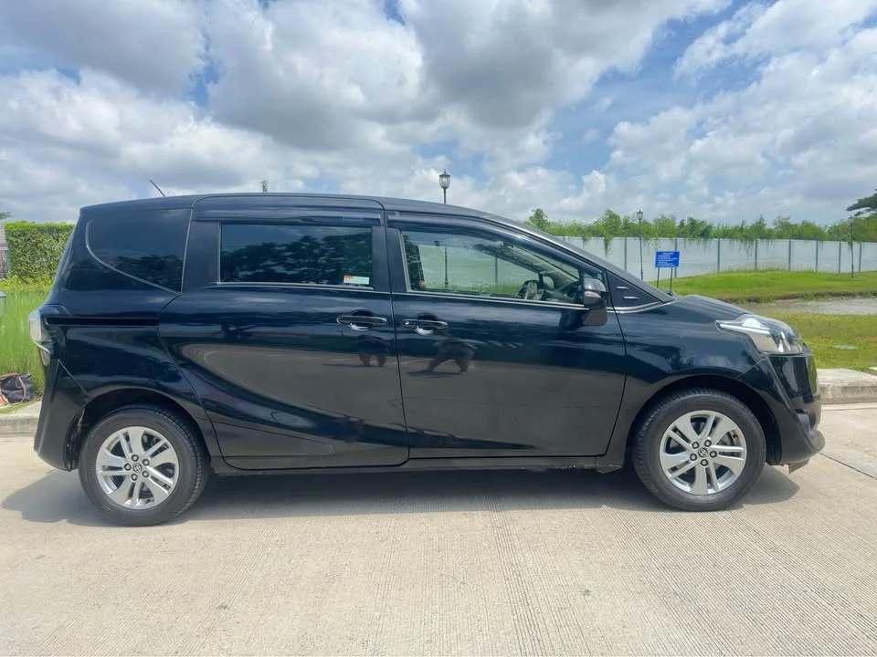 2019 Toyota Sienta II 3