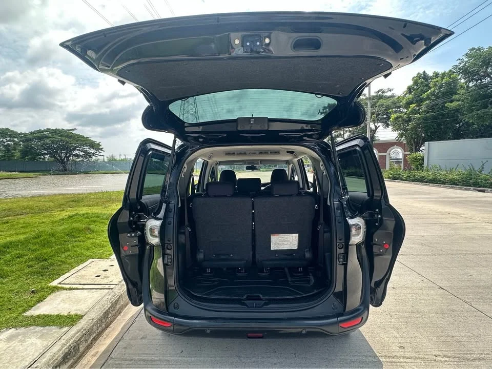 2019 Toyota Sienta II 2