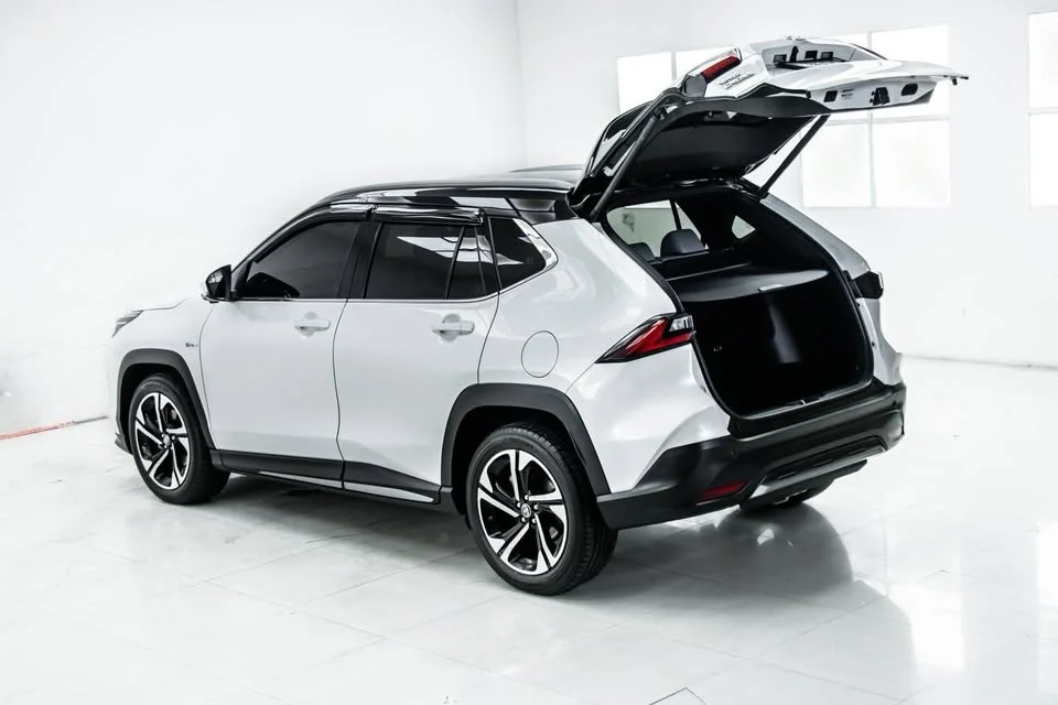 2024 Toyota Yaris Cross AC200 3