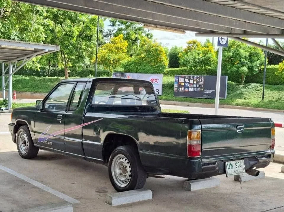1995 Mitsubishi Triton II 3