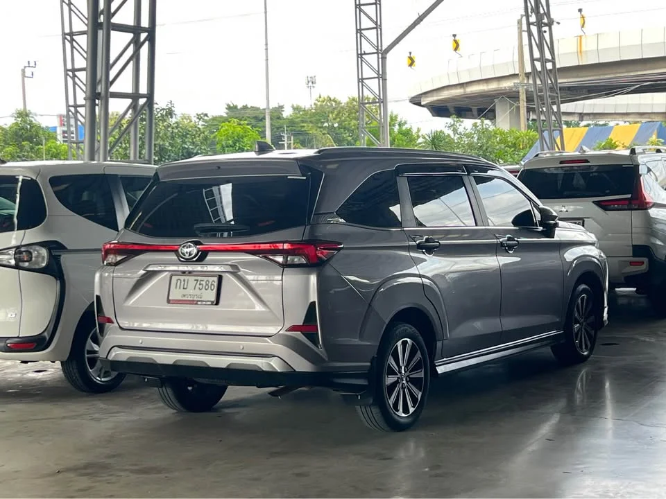 2023 Toyota Veloz III 2