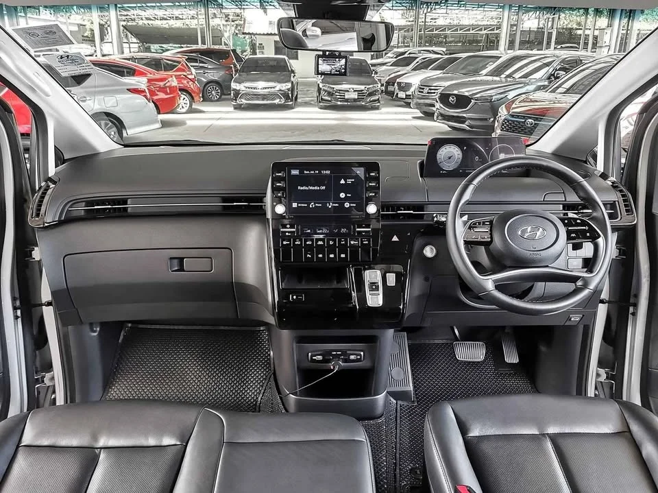 2022 Hyundai Staria US4 2