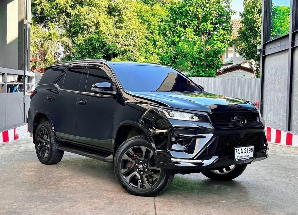2023 Toyota Fortuner II 3