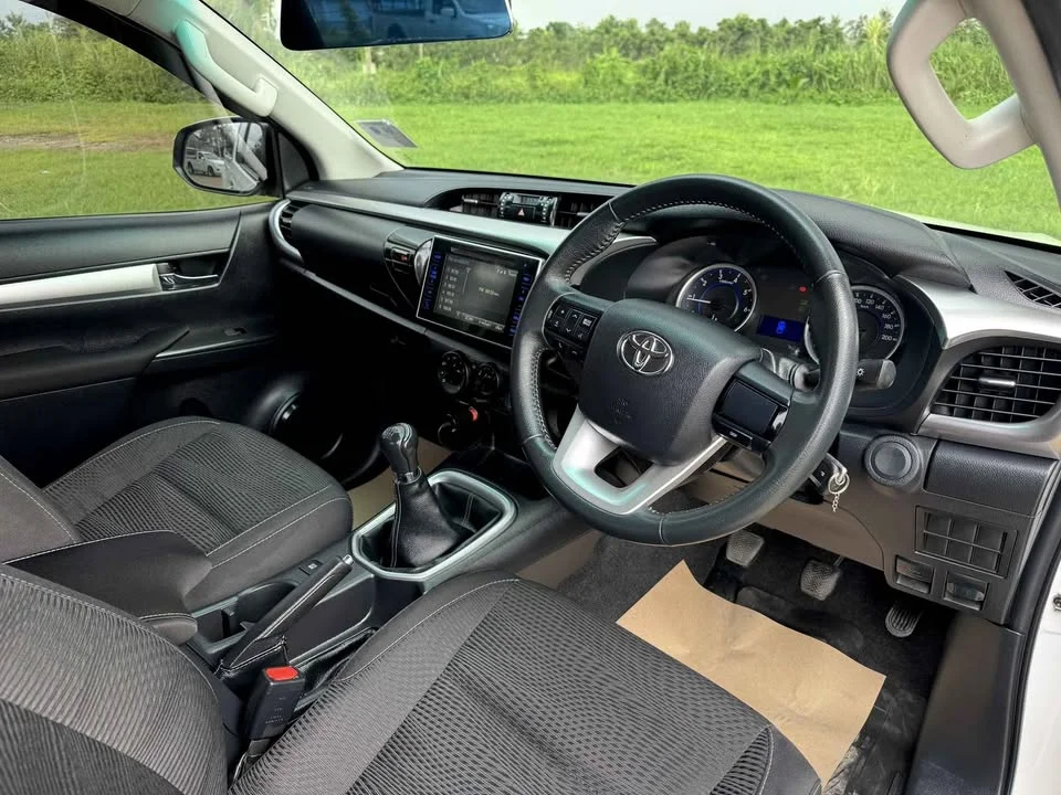 2018 Toyota Hilux VIII 2