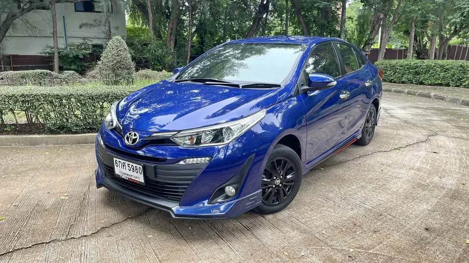 2017 Toyota Yaris ATIV III 2