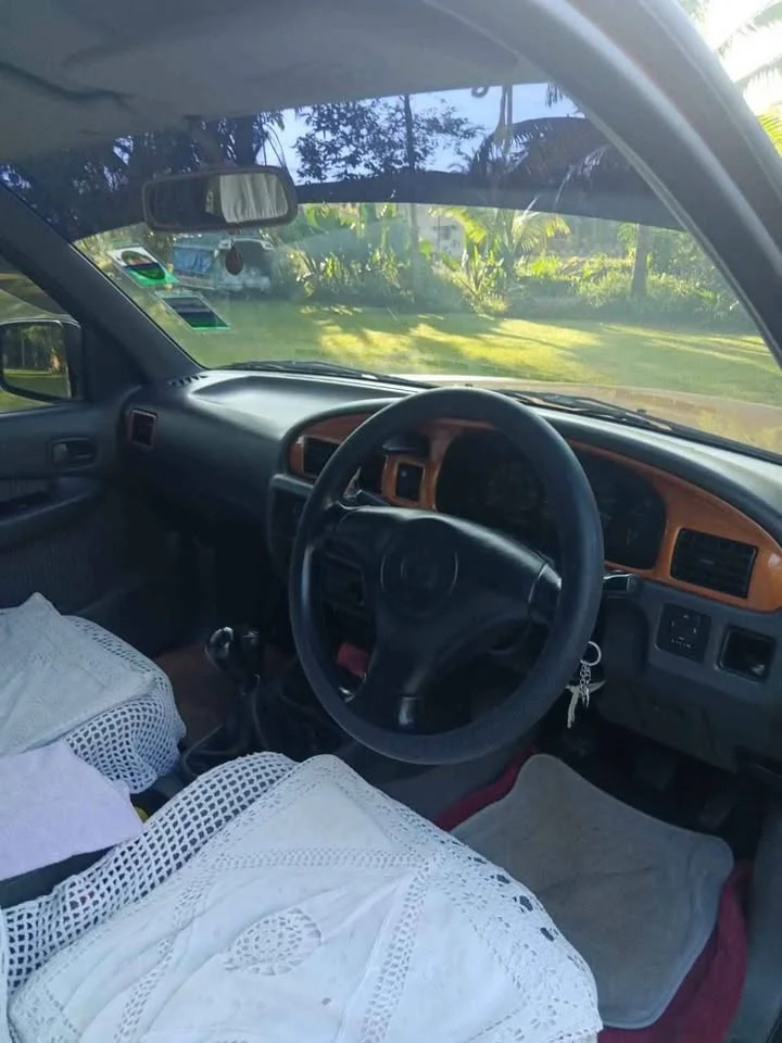 2000 Mazda 2500 Fighter V 2