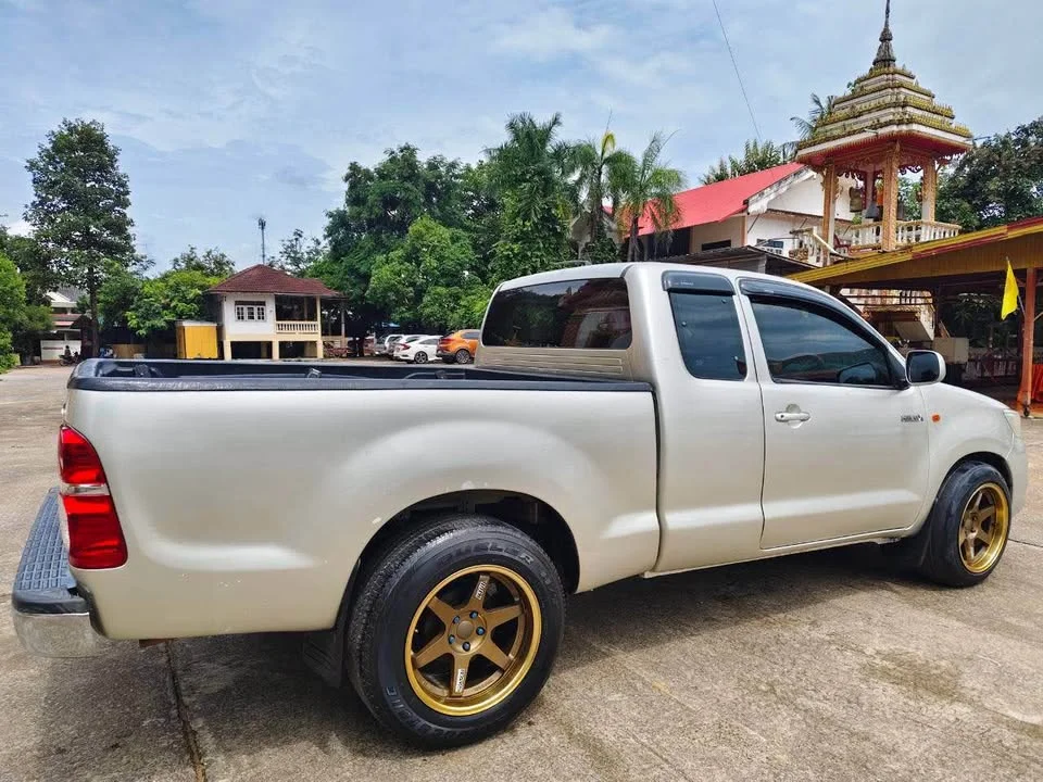 2012 Toyota Hilux VII 2